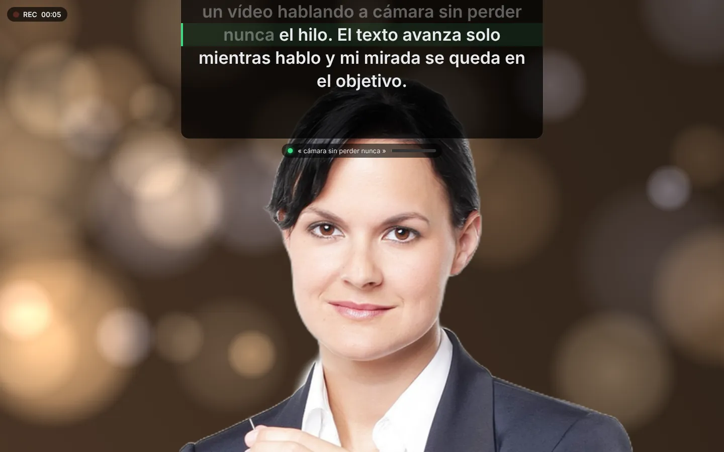 El teleprompter KueCam sigue la voz durante la grabación, con fondo virtual